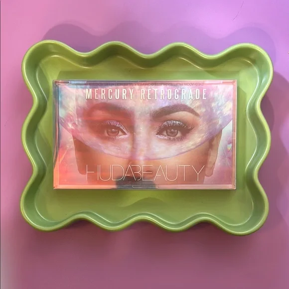 HUDA BEAUTY Mercury Retrograde Palette with Pastel Hues - Picture 1 of 5